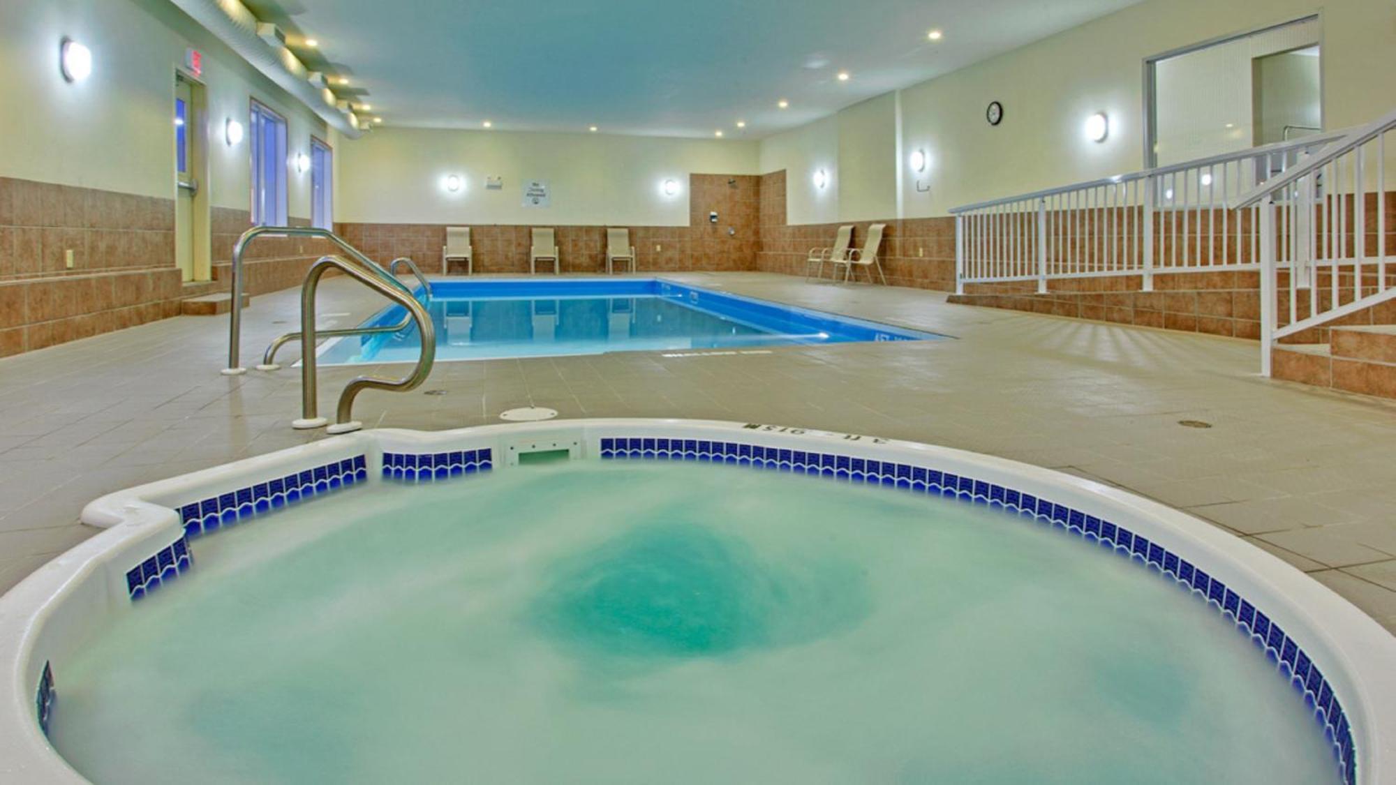 Holiday Inn Express Hotel & Suites Swift Current By Ihg Kültér fotó