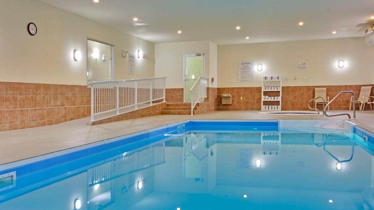 Holiday Inn Express Hotel & Suites Swift Current By Ihg Kültér fotó