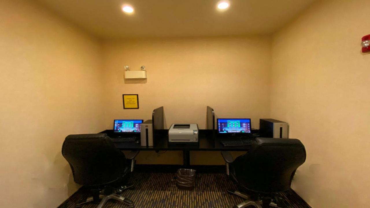 Holiday Inn Express Hotel & Suites Swift Current By Ihg Kültér fotó