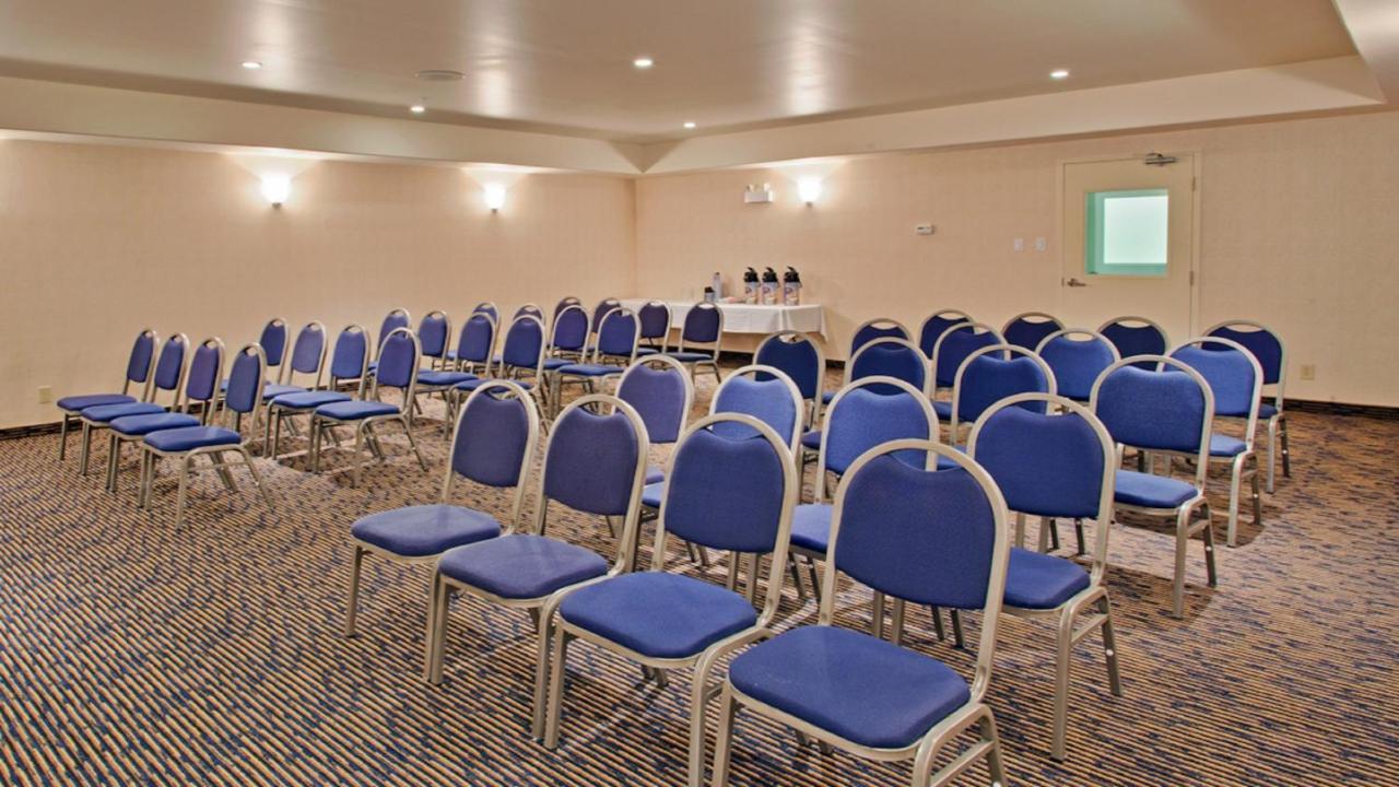 Holiday Inn Express Hotel & Suites Swift Current By Ihg Kültér fotó
